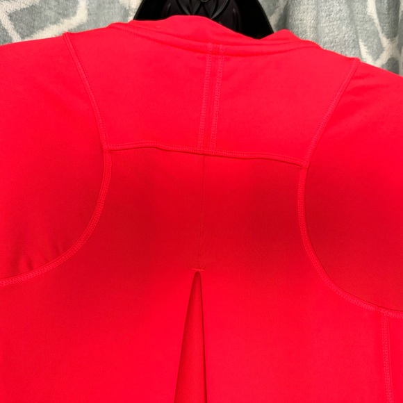 Calvin Klein performance quick dry top - Picture 3 of 8